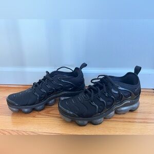 NEW Nike Air VaporMax (SIZE W9.5)